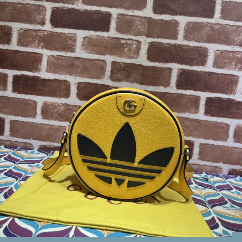 G*u*i round bags